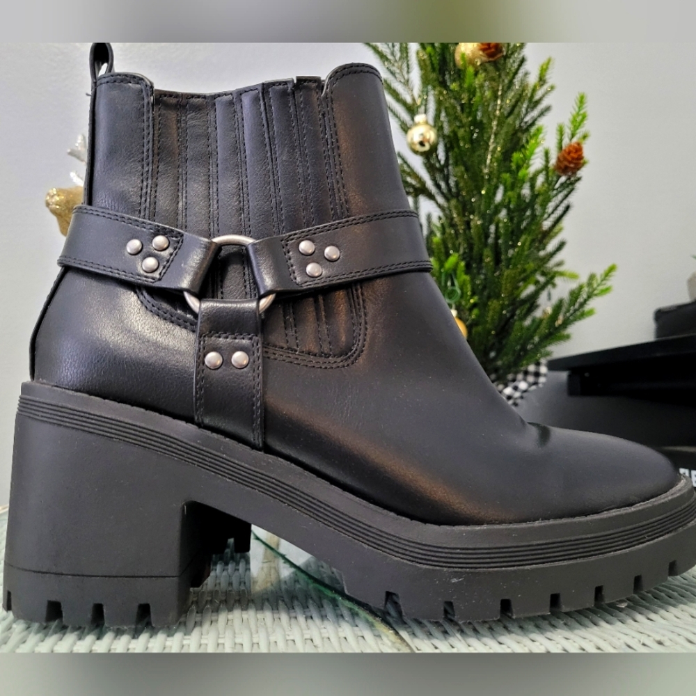 Sincerely Jules "Dolphin" Moto Heeled Boots Size 8.5, Black